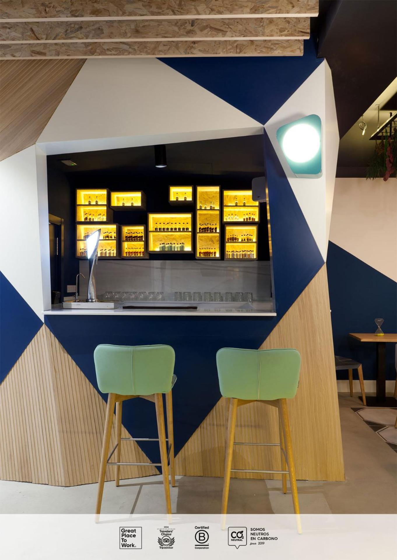 Sleep'N Atocha - B Corp Certified Hotel Madrid Exterior photo